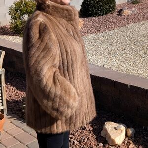 Elegant Brown Real Mink Fur Coat